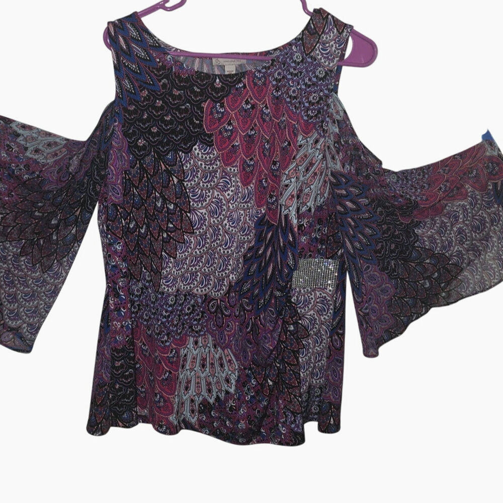 DB established 1962,cold shoulder top,size 2x,excellent condition